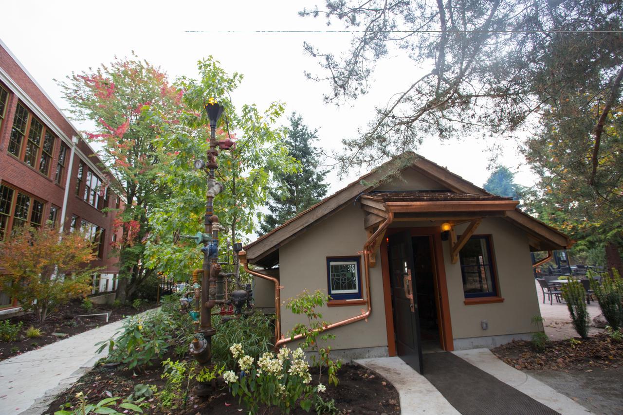 Mcmenamins Anderson School Hotel Bothell Exterior photo